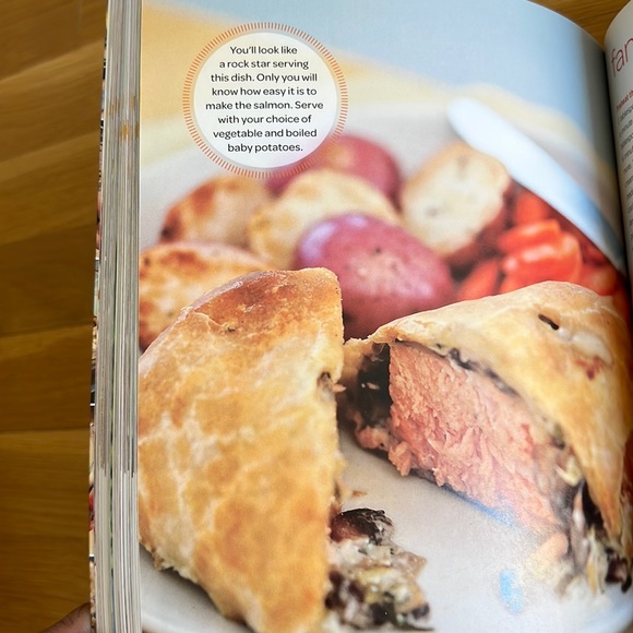New Rachael Ray’s Look & Cook Cookbook 👀👩🍳 - Picture 3 of 9